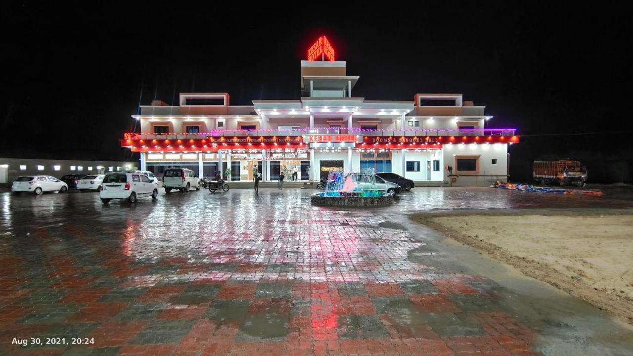 Kesar Hotel Viramgam Buitenkant foto