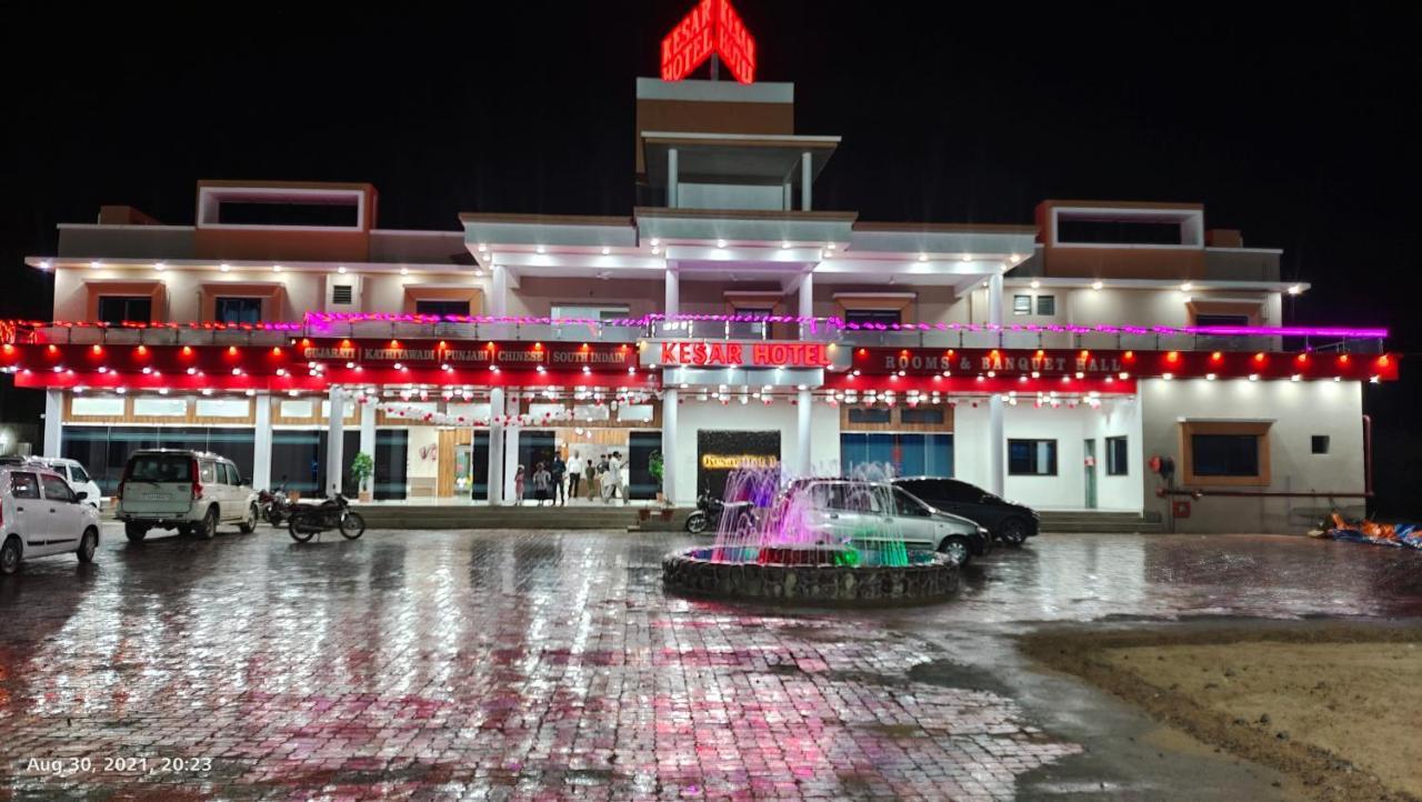 Kesar Hotel Viramgam Buitenkant foto