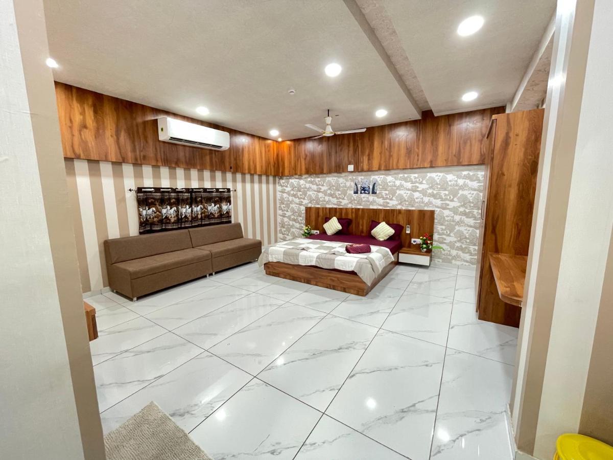 Kesar Hotel Viramgam Buitenkant foto