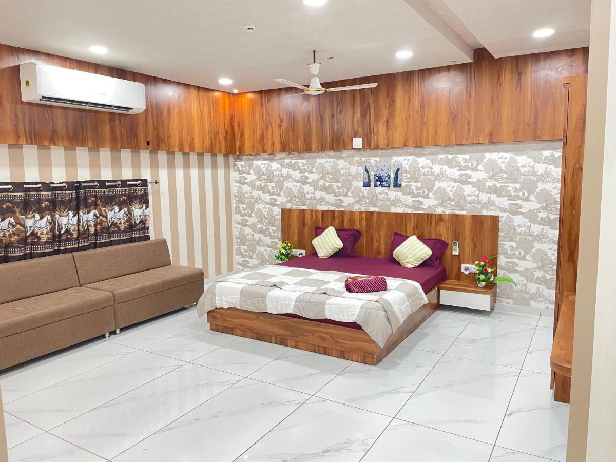 Kesar Hotel Viramgam Buitenkant foto