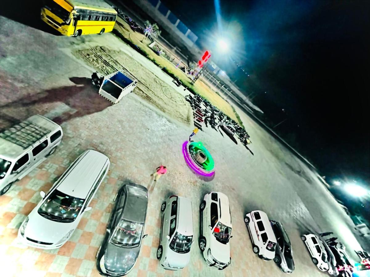 Kesar Hotel Viramgam Buitenkant foto