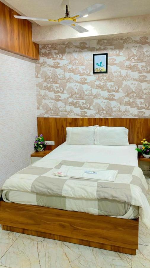 Kesar Hotel Viramgam Buitenkant foto